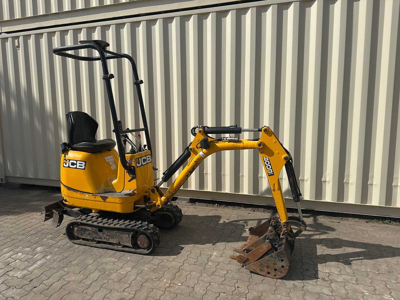 JCB 8008 CTS - Minikuormaaja: kuva JCB 8008 CTS - Minikuormaaja JCB 8008 CTS - Minikuormaaja: kuva JCB 8008 CTS - Minikuormaaja