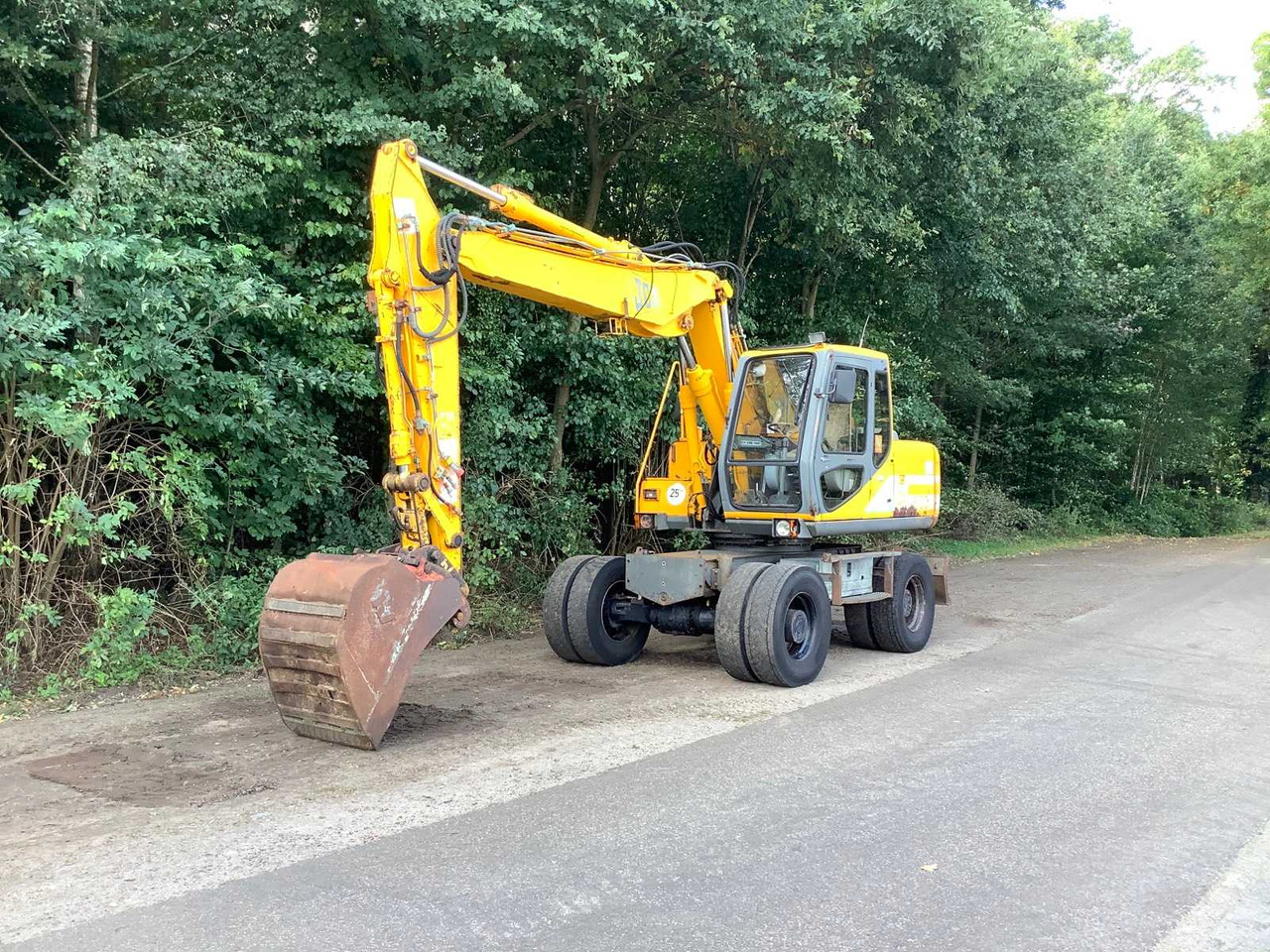 JCB JS130W - Pyöräalustainen kaivinkone: kuva JCB JS130W - Pyöräalustainen kaivinkone JCB JS130W - Pyöräalustainen kaivinkone: kuva JCB JS130W - Pyöräalustainen kaivinkone