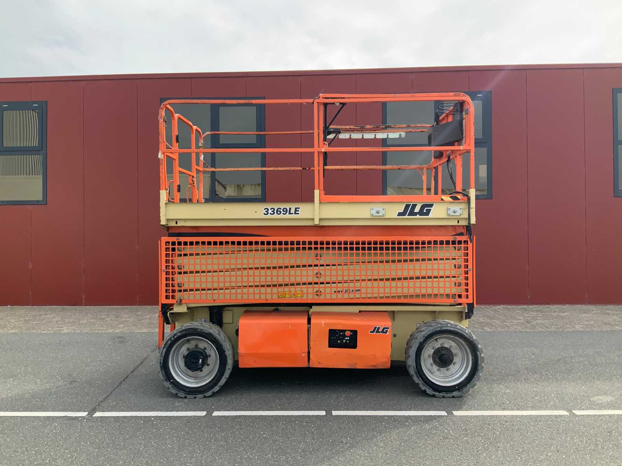 JLG 3369LE - Henkilönostin: kuva JLG 3369LE - Henkilönostin JLG 3369LE - Henkilönostin: kuva JLG 3369LE - Henkilönostin