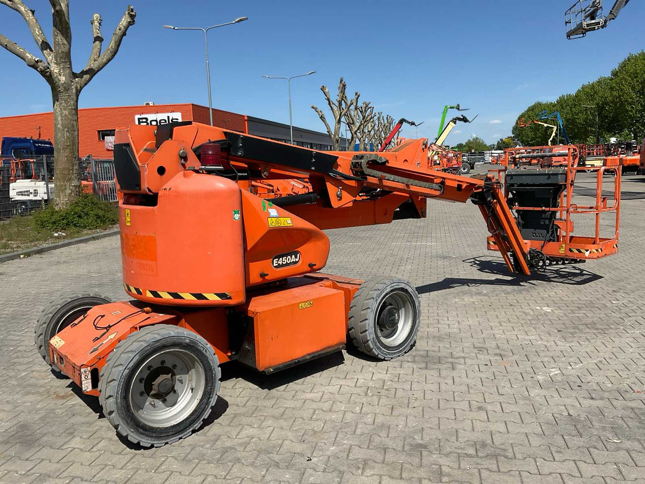 JLG E450AJ - Henkilönostin: kuva JLG E450AJ - Henkilönostin JLG E450AJ - Henkilönostin: kuva JLG E450AJ - Henkilönostin