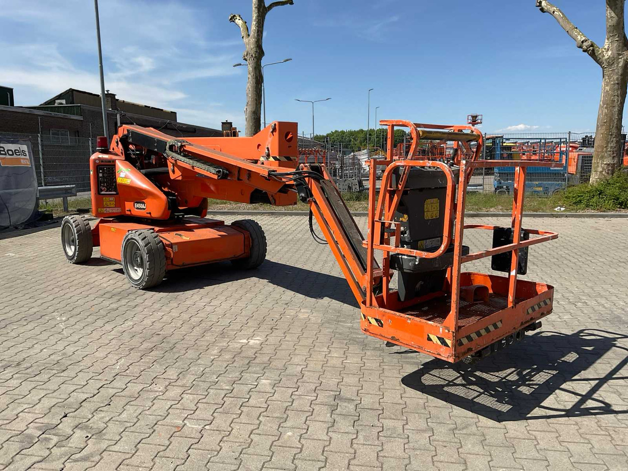 JLG E450AJ - Henkilönostin: kuva JLG E450AJ - Henkilönostin JLG E450AJ - Henkilönostin: kuva JLG E450AJ - Henkilönostin