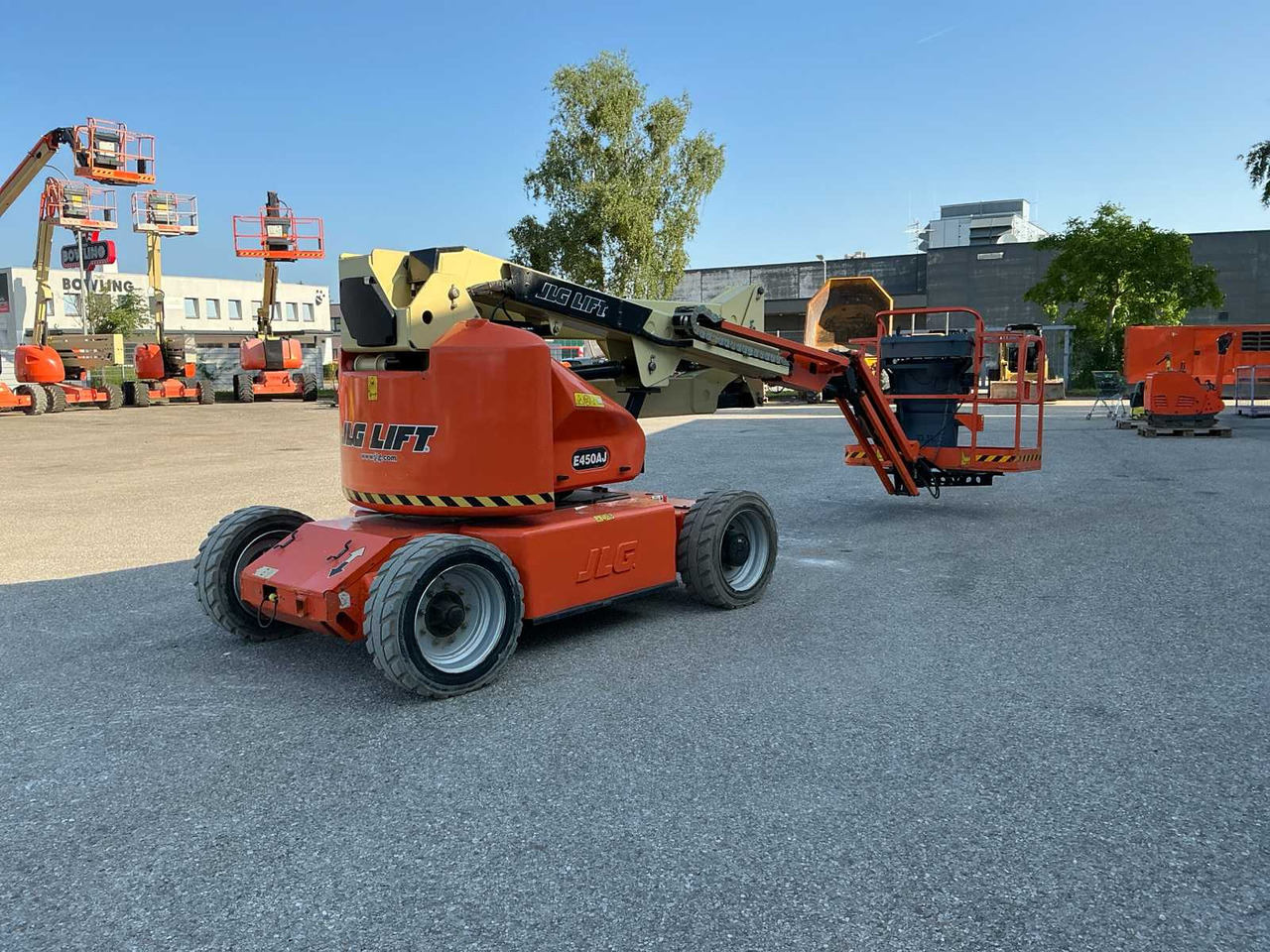 JLG E450AJ - Henkilönostin: kuva JLG E450AJ - Henkilönostin JLG E450AJ - Henkilönostin: kuva JLG E450AJ - Henkilönostin