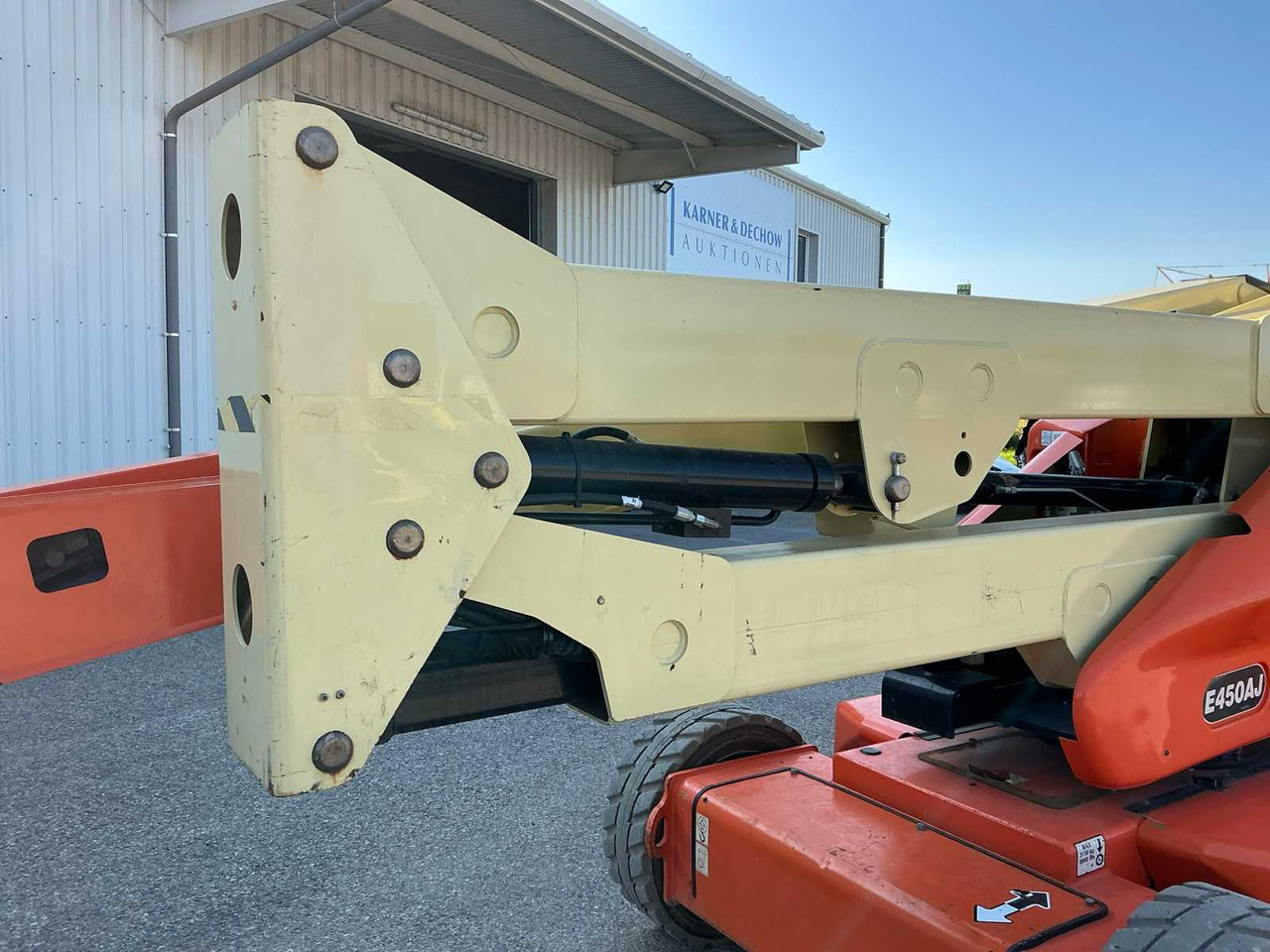 JLG E450AJ - Henkilönostin: kuva JLG E450AJ - Henkilönostin JLG E450AJ - Henkilönostin: kuva JLG E450AJ - Henkilönostin