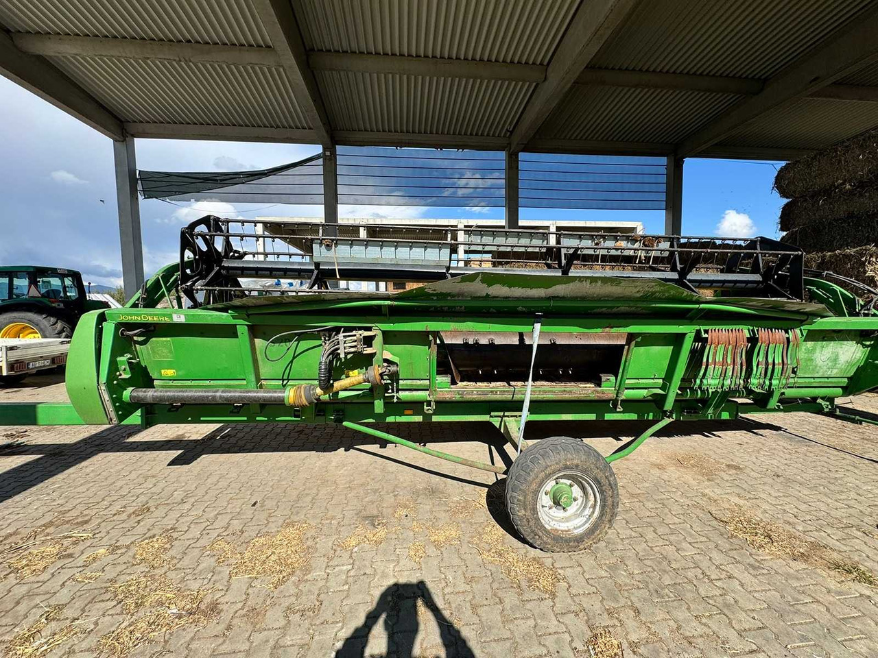 JOHN DEERE 622 - Leikkuupuimuri: kuva JOHN DEERE 622 - Leikkuupuimuri JOHN DEERE 622 - Leikkuupuimuri: kuva JOHN DEERE 622 - Leikkuupuimuri