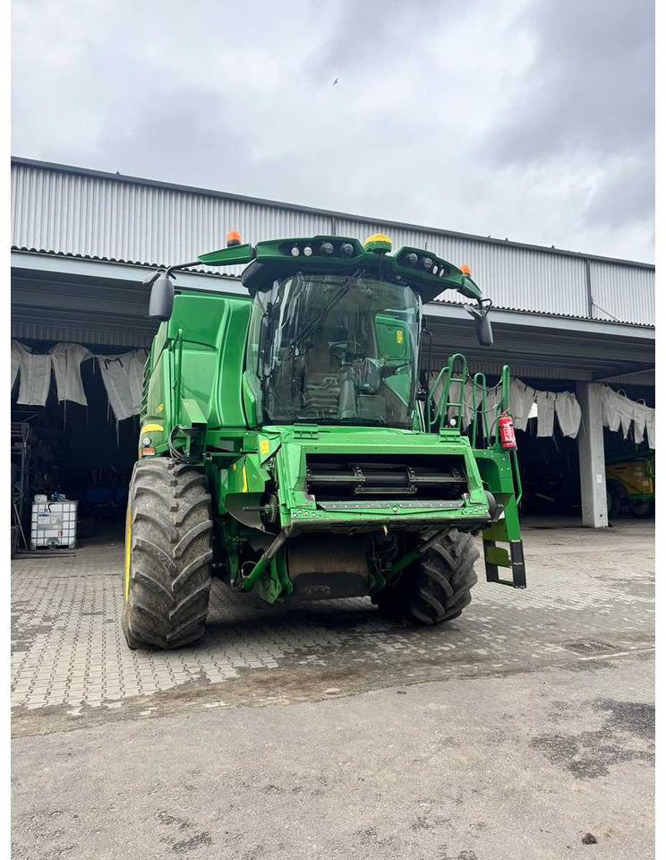 JOHN DEERE T660I - Leikkuupuimuri: kuva JOHN DEERE T660I - Leikkuupuimuri JOHN DEERE T660I - Leikkuupuimuri: kuva JOHN DEERE T660I - Leikkuupuimuri