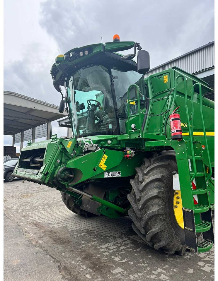 JOHN DEERE T660I - Leikkuupuimuri: kuva JOHN DEERE T660I - Leikkuupuimuri JOHN DEERE T660I - Leikkuupuimuri: kuva JOHN DEERE T660I - Leikkuupuimuri