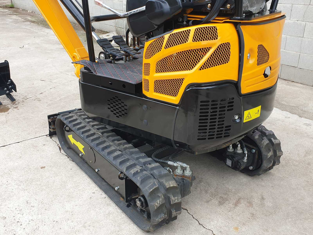 Minikuormaaja JPC HT18 MINI EXCAVATOR: kuva Minikuormaaja JPC HT18 MINI EXCAVATOR