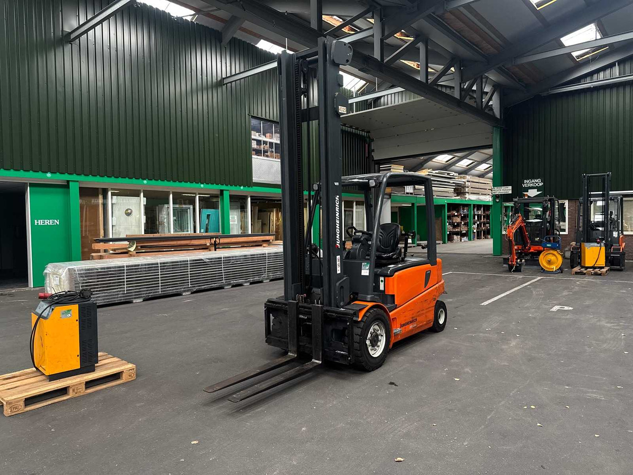 JUNGHEINRICH - EFG 540 - FORKLIFT TRUCK - Vastapainotrukki: kuva JUNGHEINRICH - EFG 540 - FORKLIFT TRUCK - Vastapainotrukki JUNGHEINRICH - EFG 540 - FORKLIFT TRUCK - Vastapainotrukki: kuva JUNGHEINRICH - EFG 540 - FORKLIFT TRUCK - Vastapainotrukki