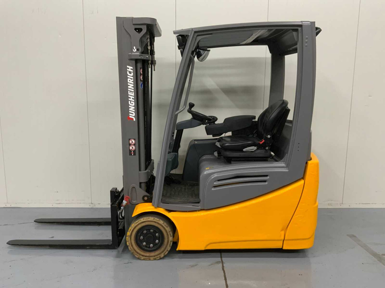 JUNGHEINRICH EFG216K - 4.6M PLYWOOD, FREE-LIFT, SIDE-SHIFT - FORKLIFT - Vastapainotrukki: kuva JUNGHEINRICH EFG216K - 4.6M PLYWOOD, FREE-LIFT, SIDE-SHIFT - FORKLIFT - Vastapainotrukki JUNGHEINRICH EFG216K - 4.6M PLYWOOD, FREE-LIFT, SIDE-SHIFT - FORKLIFT - Vastapainotrukki: kuva JUNGHEINRICH EFG216K - 4.6M PLYWOOD, FREE-LIFT, SIDE-SHIFT - FORKLIFT - Vastapainotrukki