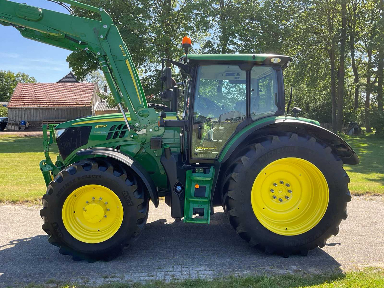 John Deere 6155R - Traktori: kuva John Deere 6155R - Traktori John Deere 6155R - Traktori: kuva John Deere 6155R - Traktori