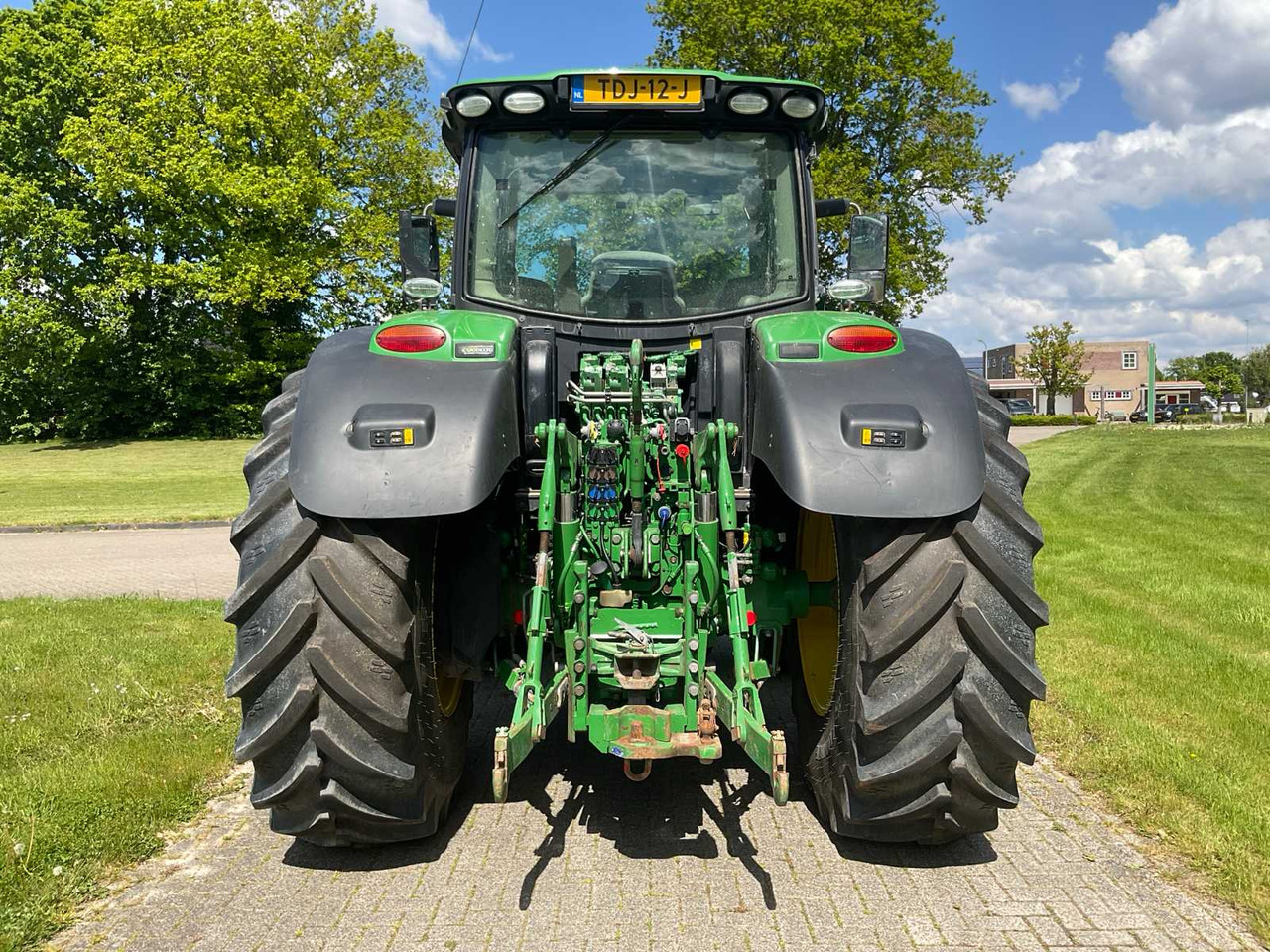 John Deere 6215R - Traktori: kuva John Deere 6215R - Traktori John Deere 6215R - Traktori: kuva John Deere 6215R - Traktori