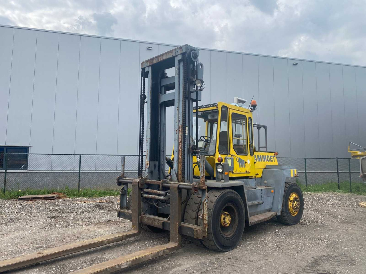 KALMAR - 1991 - DC 12-600 - FORKLIFT TRUCK - Vastapainotrukki: kuva KALMAR - 1991 - DC 12-600 - FORKLIFT TRUCK - Vastapainotrukki KALMAR - 1991 - DC 12-600 - FORKLIFT TRUCK - Vastapainotrukki: kuva KALMAR - 1991 - DC 12-600 - FORKLIFT TRUCK - Vastapainotrukki