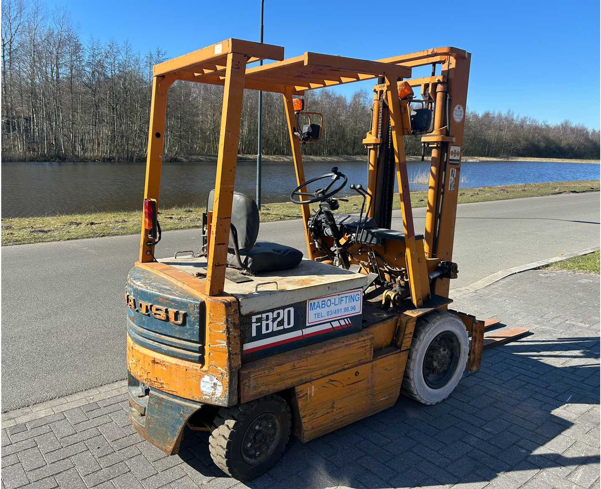 KOMATSU FB20-3 FORKLIFT - Vastapainotrukki: kuva KOMATSU FB20-3 FORKLIFT - Vastapainotrukki KOMATSU FB20-3 FORKLIFT - Vastapainotrukki: kuva KOMATSU FB20-3 FORKLIFT - Vastapainotrukki