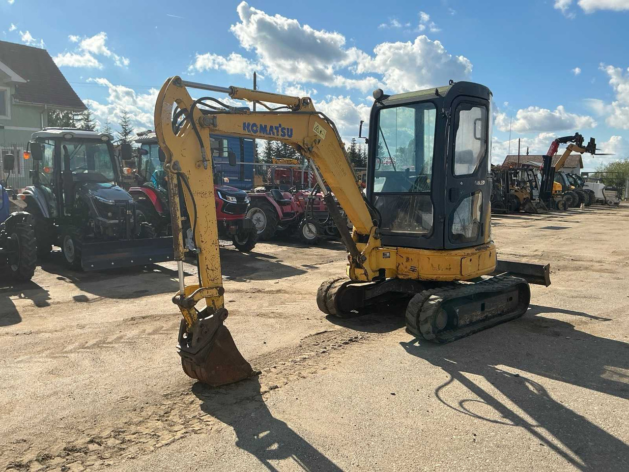 Komatsu KOMATSU - PC 27 MR-2 - MINI-EXCAVATOR - 2006 - Minikuormaaja: kuva Komatsu KOMATSU - PC 27 MR-2 - MINI-EXCAVATOR - 2006 - Minikuormaaja Komatsu KOMATSU - PC 27 MR-2 - MINI-EXCAVATOR - 2006 - Minikuormaaja: kuva Komatsu KOMATSU - PC 27 MR-2 - MINI-EXCAVATOR - 2006 - Minikuormaaja