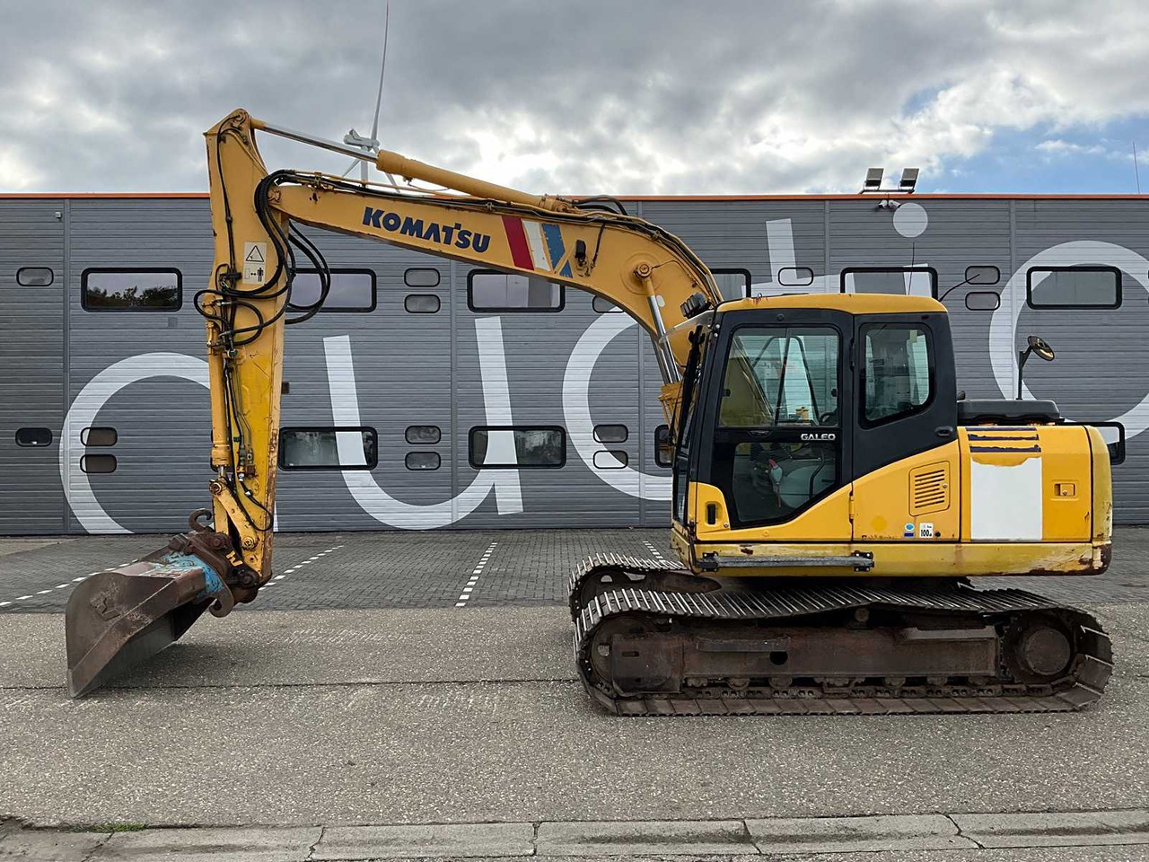 Komatsu PC130-7 - Telakaivukone: kuva Komatsu PC130-7 - Telakaivukone Komatsu PC130-7 - Telakaivukone: kuva Komatsu PC130-7 - Telakaivukone