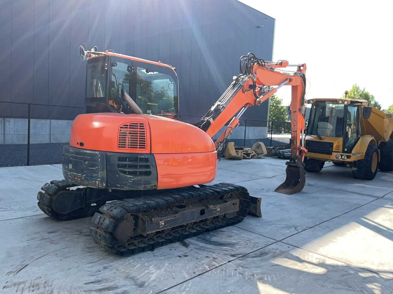Komatsu PC80MR-3 - Telakaivukone: kuva Komatsu PC80MR-3 - Telakaivukone Komatsu PC80MR-3 - Telakaivukone: kuva Komatsu PC80MR-3 - Telakaivukone