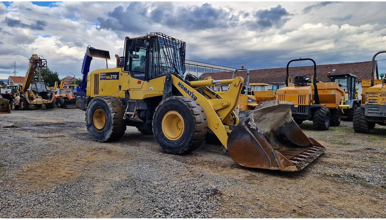 Komatsu WA270-7 - Pyöräkuormaaja: kuva Komatsu WA270-7 - Pyöräkuormaaja Komatsu WA270-7 - Pyöräkuormaaja: kuva Komatsu WA270-7 - Pyöräkuormaaja