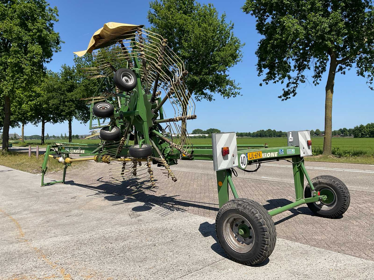 Krone Swadro 1201 - Heinäkone: kuva Krone Swadro 1201 - Heinäkone Krone Swadro 1201 - Heinäkone: kuva Krone Swadro 1201 - Heinäkone