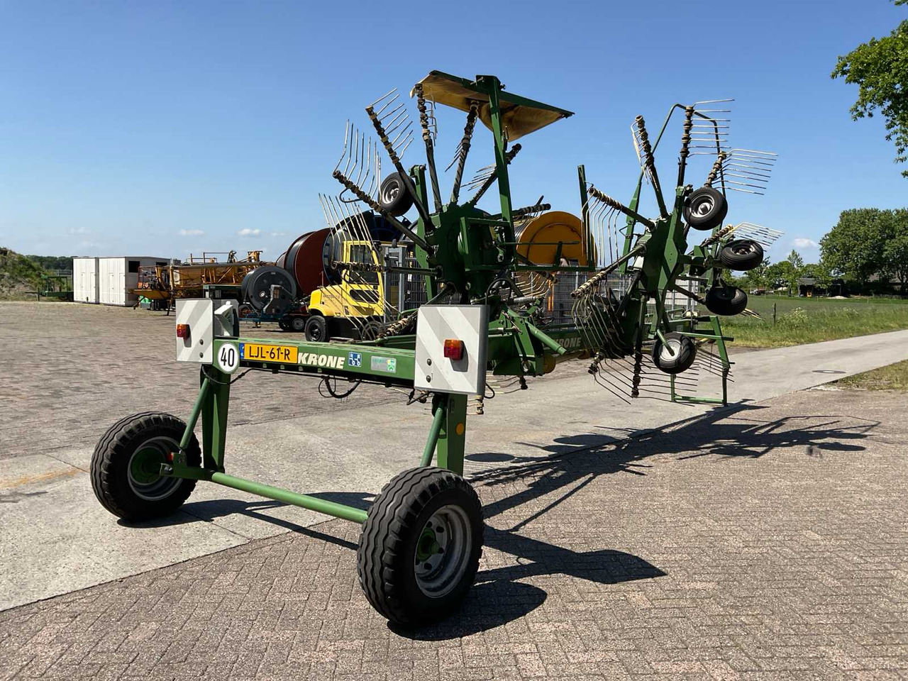Krone Swadro 1201 - Heinäkone: kuva Krone Swadro 1201 - Heinäkone Krone Swadro 1201 - Heinäkone: kuva Krone Swadro 1201 - Heinäkone