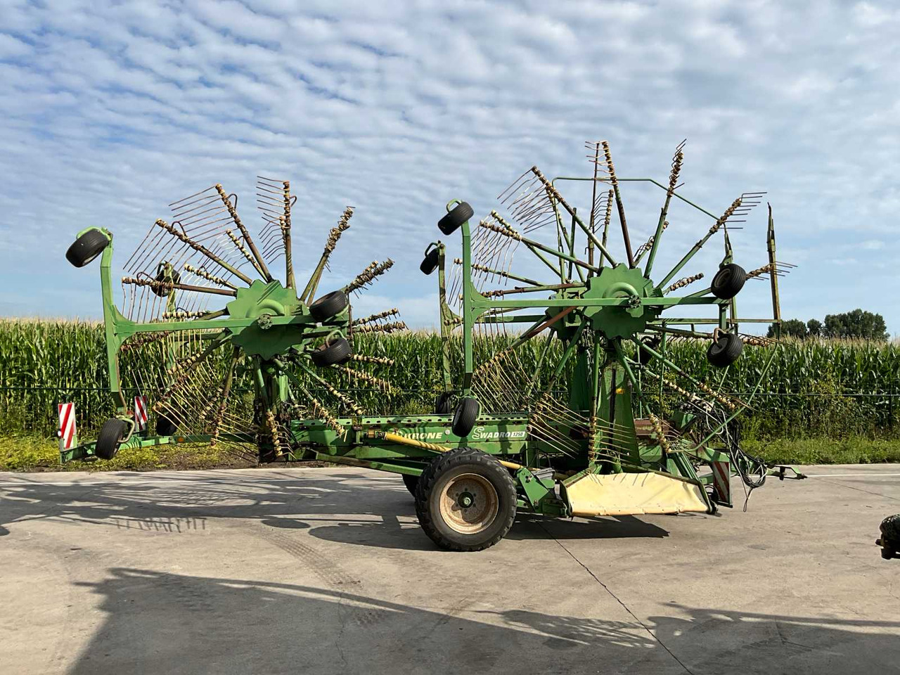 Krone Swadro 1250 - Heinäkone: kuva Krone Swadro 1250 - Heinäkone Krone Swadro 1250 - Heinäkone: kuva Krone Swadro 1250 - Heinäkone