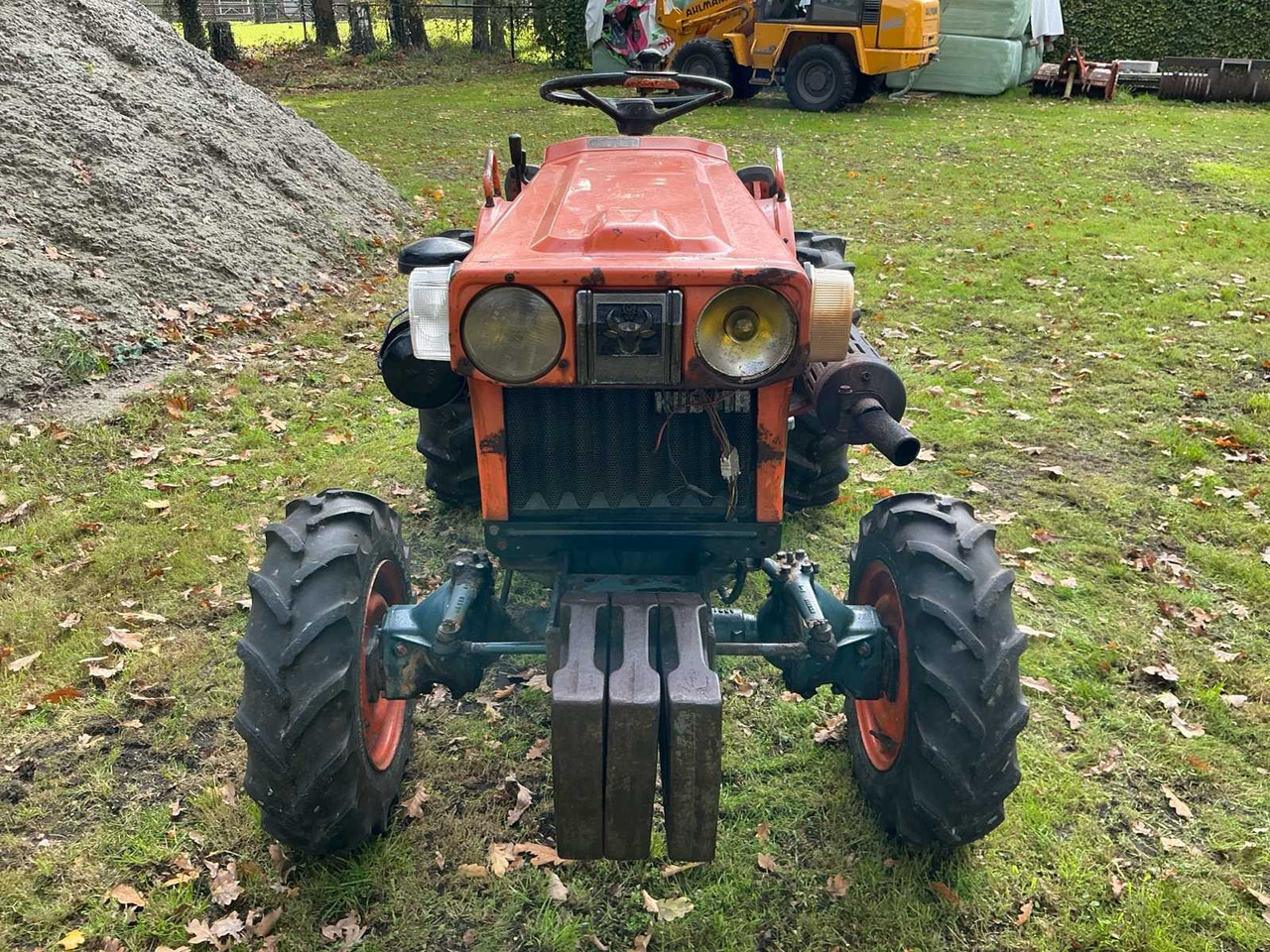 Kubota B6100 D - Traktori: kuva Kubota B6100 D - Traktori Kubota B6100 D - Traktori: kuva Kubota B6100 D - Traktori