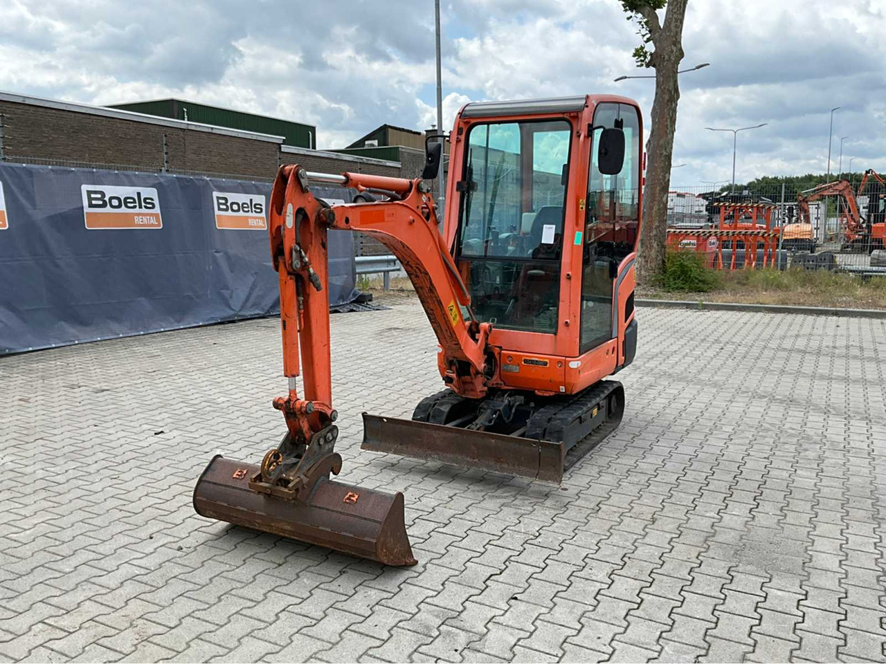 Kubota KX016-4G - Minikuormaaja: kuva Kubota KX016-4G - Minikuormaaja Kubota KX016-4G - Minikuormaaja: kuva Kubota KX016-4G - Minikuormaaja