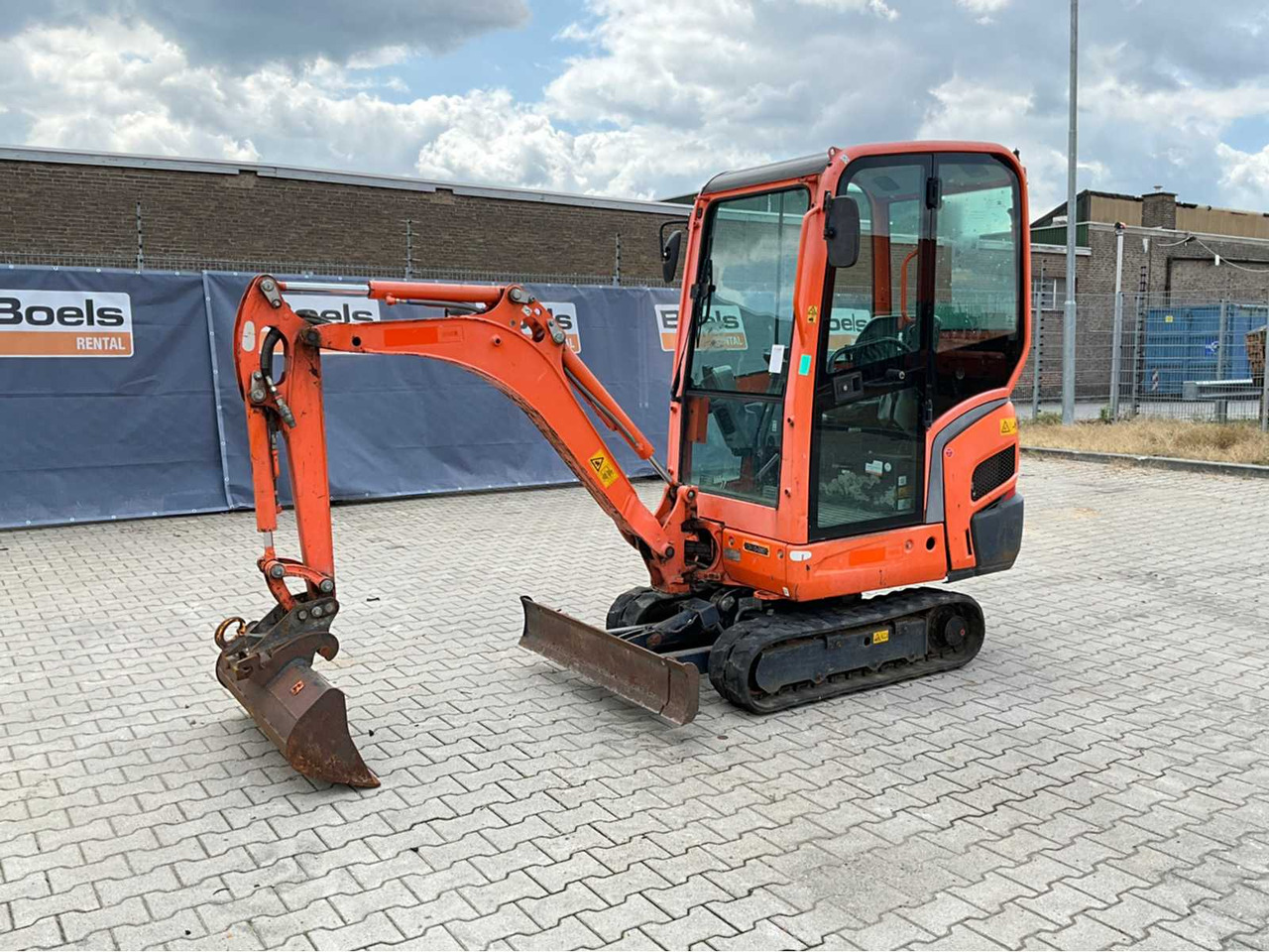 Kubota KX016-4G - Minikuormaaja: kuva Kubota KX016-4G - Minikuormaaja Kubota KX016-4G - Minikuormaaja: kuva Kubota KX016-4G - Minikuormaaja