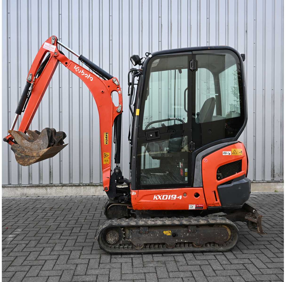 Kubota KX019-4 - Telakaivukone: kuva Kubota KX019-4 - Telakaivukone Kubota KX019-4 - Telakaivukone: kuva Kubota KX019-4 - Telakaivukone