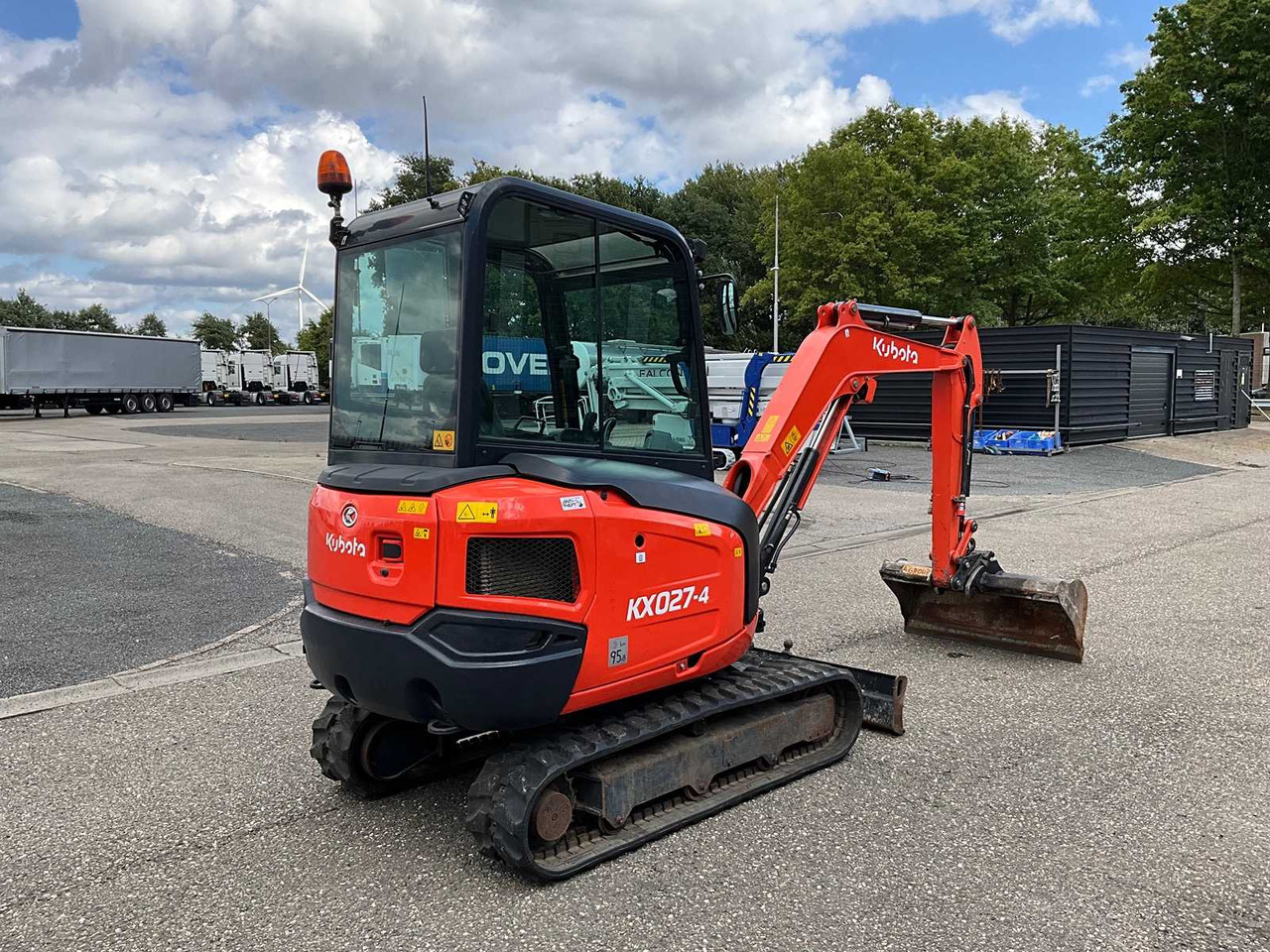 Kubota KX027-4 - Minikuormaaja: kuva Kubota KX027-4 - Minikuormaaja Kubota KX027-4 - Minikuormaaja: kuva Kubota KX027-4 - Minikuormaaja