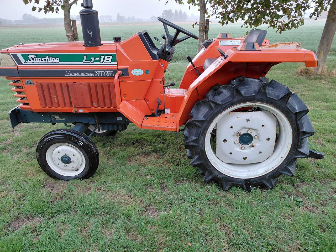 Kubota L1-18 - Pientraktori: kuva Kubota L1-18 - Pientraktori Kubota L1-18 - Pientraktori: kuva Kubota L1-18 - Pientraktori