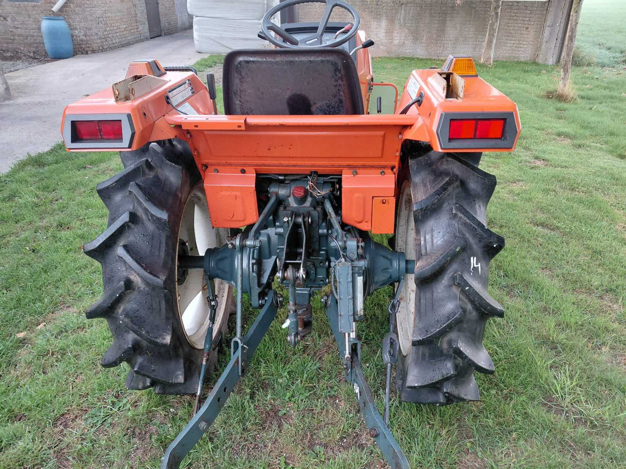Kubota L1-18 - Pientraktori: kuva Kubota L1-18 - Pientraktori Kubota L1-18 - Pientraktori: kuva Kubota L1-18 - Pientraktori