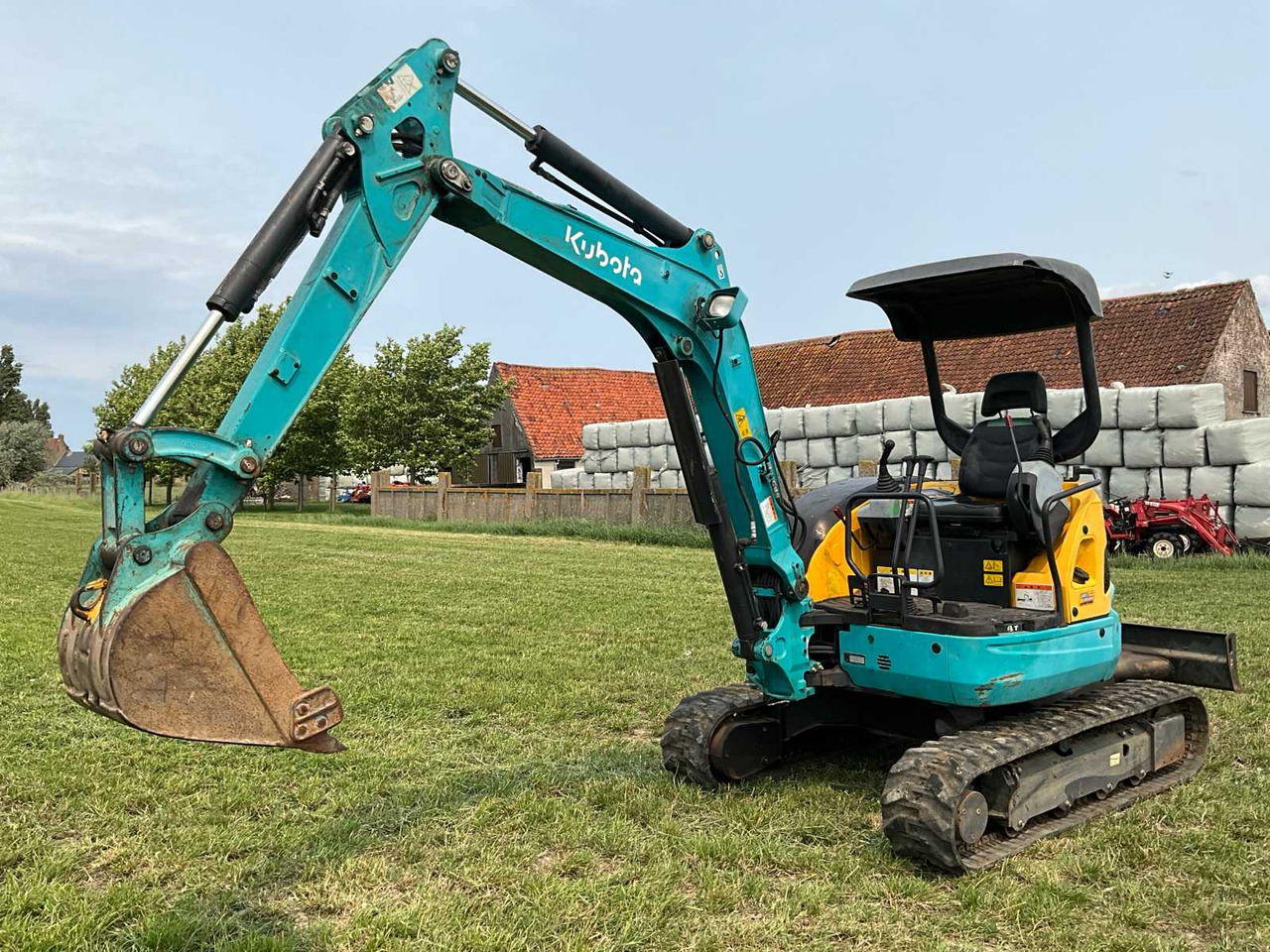Kubota U-30-5 - Telakaivukone: kuva Kubota U-30-5 - Telakaivukone Kubota U-30-5 - Telakaivukone: kuva Kubota U-30-5 - Telakaivukone
