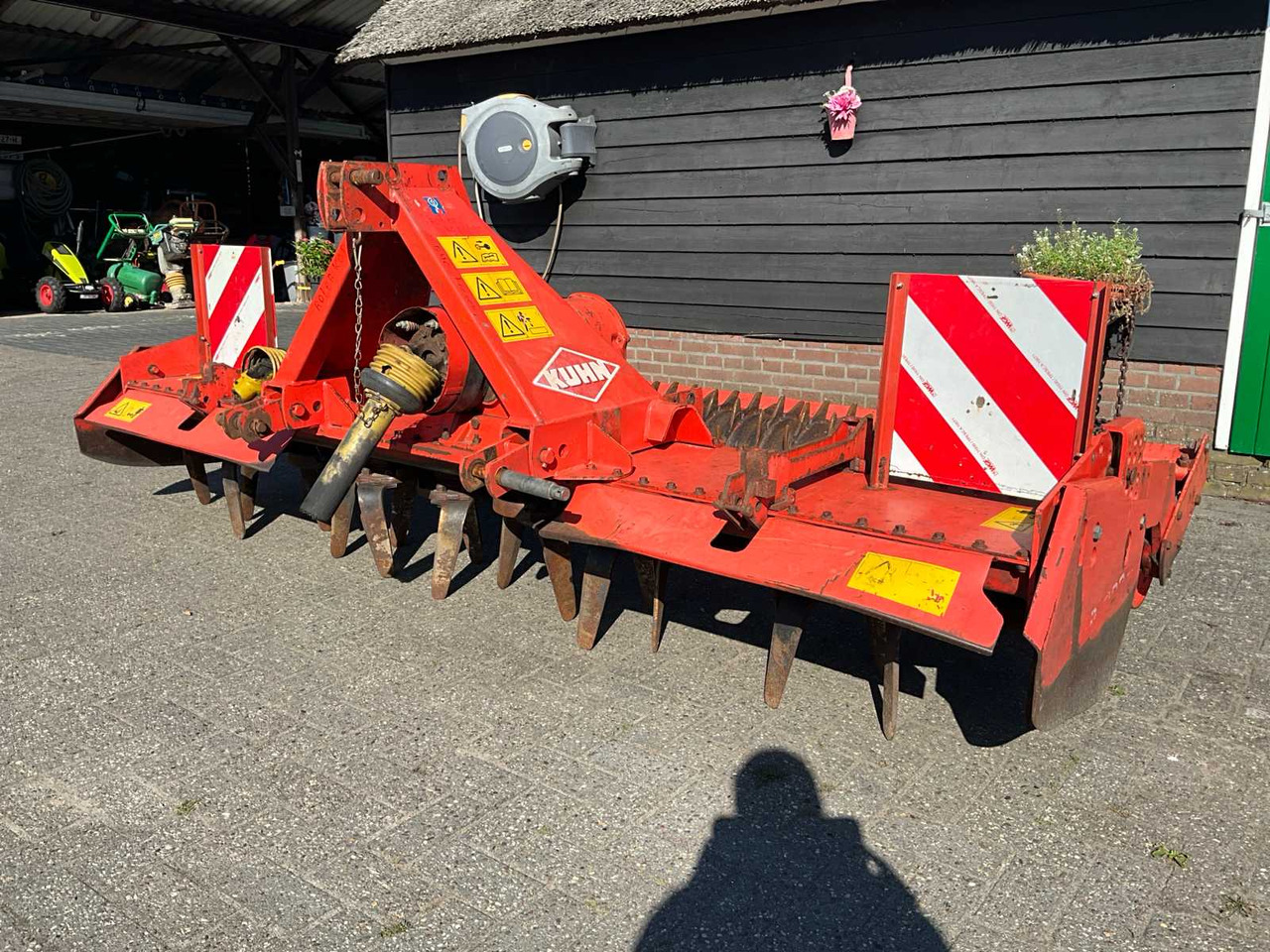 Kuhn HRB302D - Vaakatasojyrsin: kuva Kuhn HRB302D - Vaakatasojyrsin Kuhn HRB302D - Vaakatasojyrsin: kuva Kuhn HRB302D - Vaakatasojyrsin