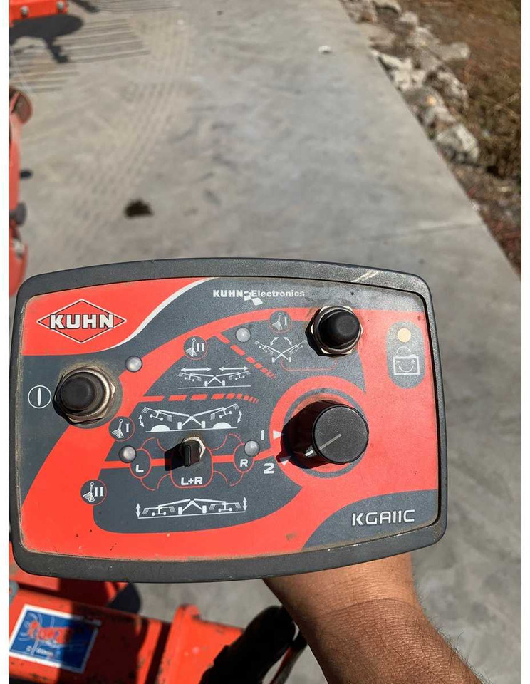 Kuhn  - Kelajyrsin: kuva Kuhn  - Kelajyrsin Kuhn  - Kelajyrsin: kuva Kuhn  - Kelajyrsin