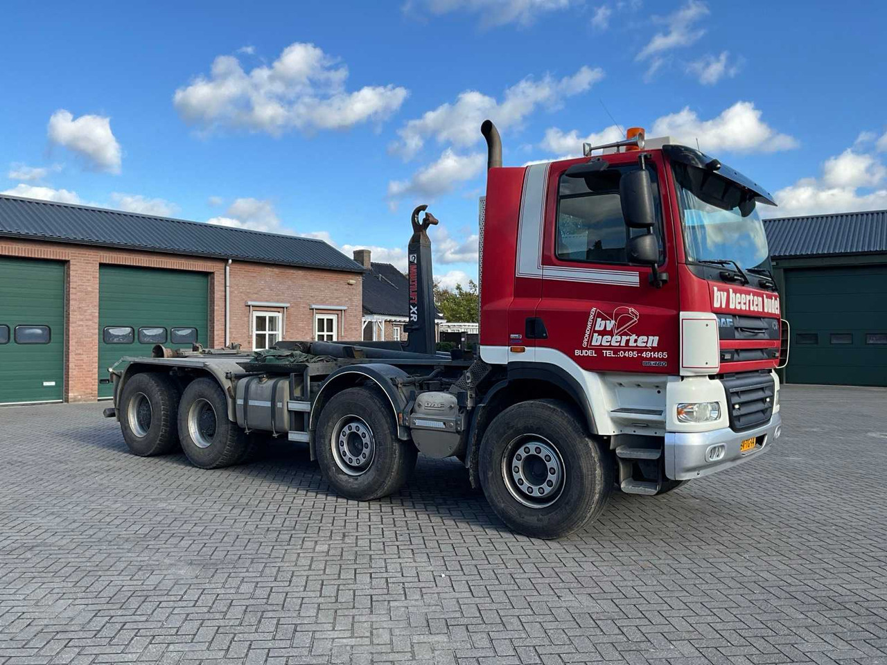 2009 DAF CF 85.460 8X4 TRUCK "30T HOOKLIFT" - Kuorma-auto: kuva 2009 DAF CF 85.460 8X4 TRUCK "30T HOOKLIFT" - Kuorma-auto 2009 DAF CF 85.460 8X4 TRUCK "30T HOOKLIFT" - Kuorma-auto: kuva 2009 DAF CF 85.460 8X4 TRUCK "30T HOOKLIFT" - Kuorma-auto