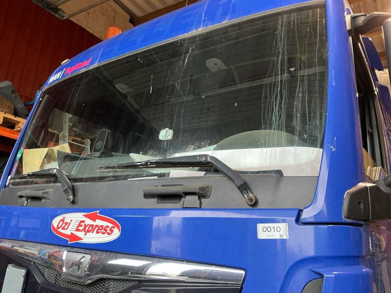 2015 MAN TGX TRACTOR UNIT INCLUDING TRAILER - Kuorma-auto: kuva 2015 MAN TGX TRACTOR UNIT INCLUDING TRAILER - Kuorma-auto 2015 MAN TGX TRACTOR UNIT INCLUDING TRAILER - Kuorma-auto: kuva 2015 MAN TGX TRACTOR UNIT INCLUDING TRAILER - Kuorma-auto