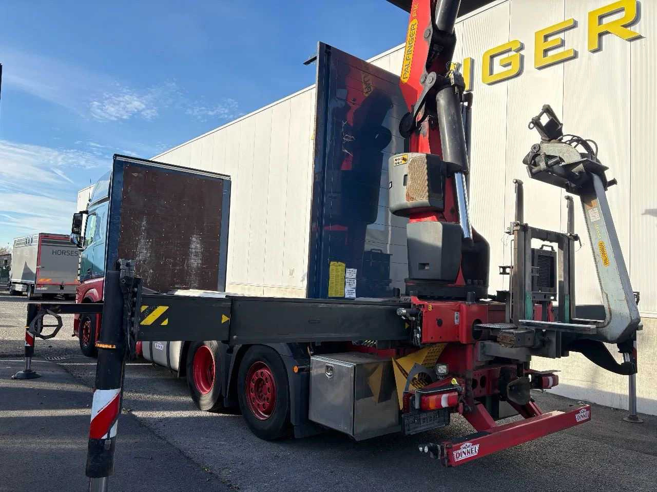 2018 MERCEDES-BENZ ACTROS 2548 TRUCK WITH LOADING CRANE - Kuorma-auto: kuva 2018 MERCEDES-BENZ ACTROS 2548 TRUCK WITH LOADING CRANE - Kuorma-auto 2018 MERCEDES-BENZ ACTROS 2548 TRUCK WITH LOADING CRANE - Kuorma-auto: kuva 2018 MERCEDES-BENZ ACTROS 2548 TRUCK WITH LOADING CRANE - Kuorma-auto