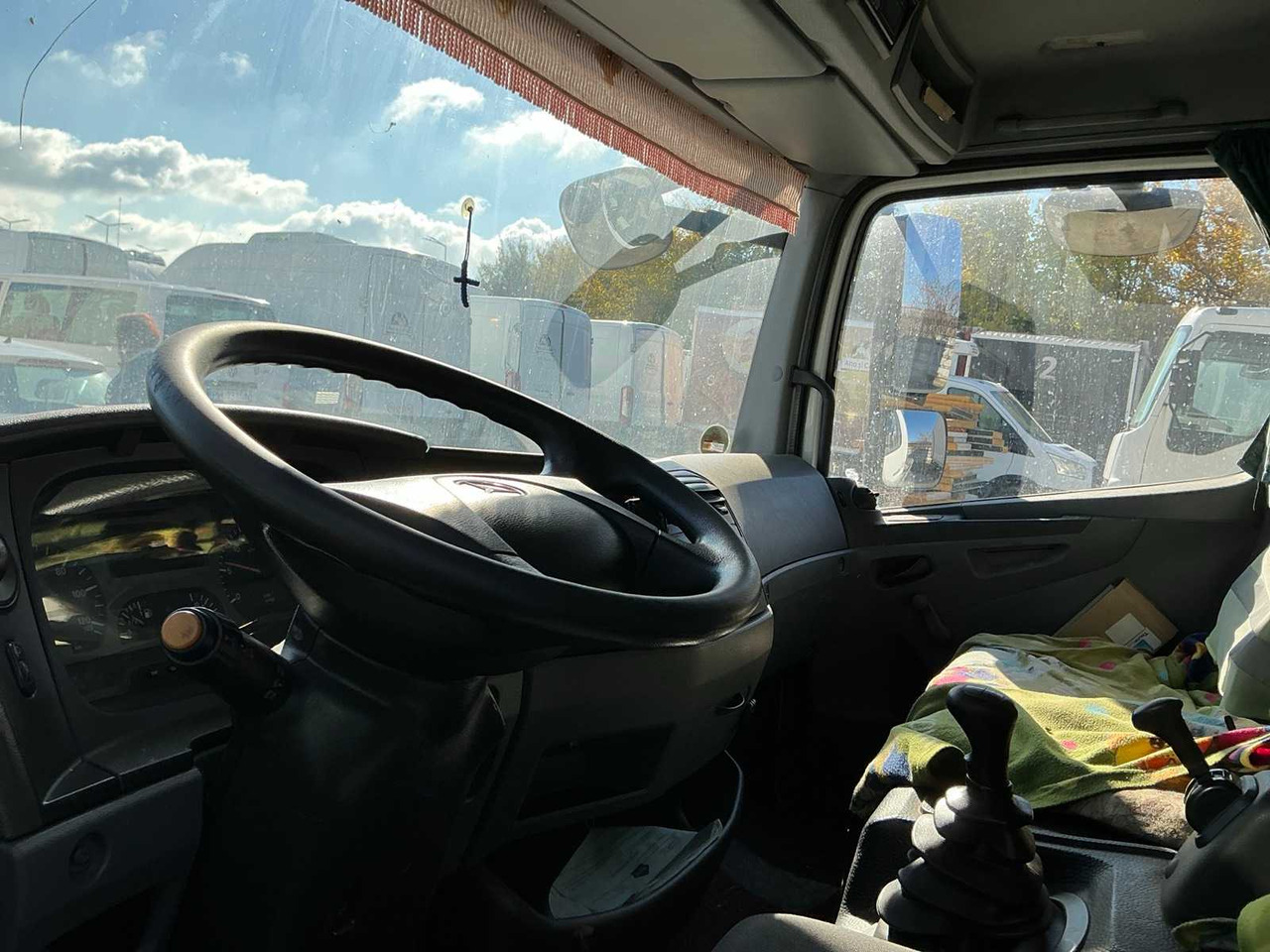 Kuorma-auto MERCEDES-BENZ TRUCK: kuva Kuorma-auto MERCEDES-BENZ TRUCK