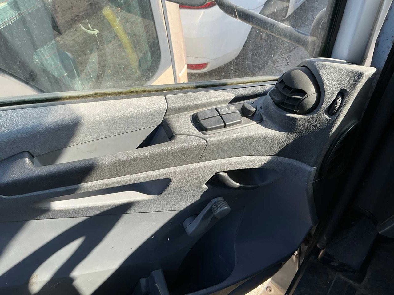 Kuorma-auto MERCEDES-BENZ TRUCK: kuva Kuorma-auto MERCEDES-BENZ TRUCK