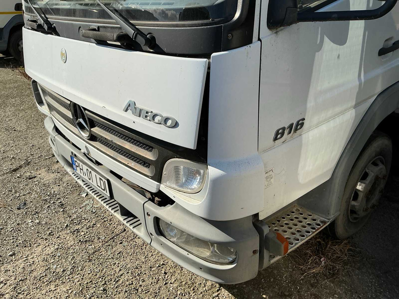 Kuorma-auto MERCEDES-BENZ TRUCK: kuva Kuorma-auto MERCEDES-BENZ TRUCK