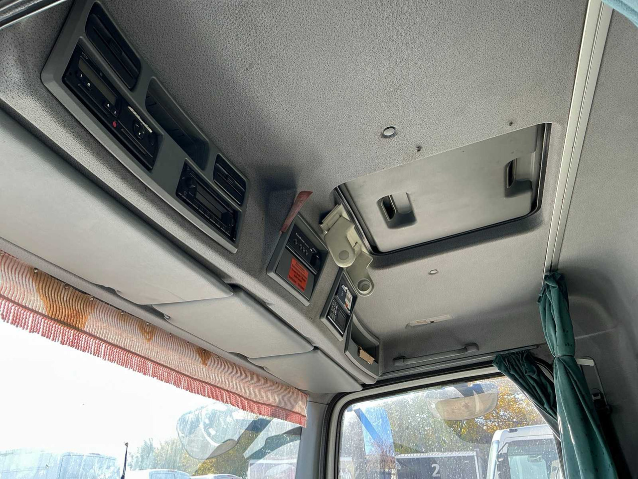 Kuorma-auto MERCEDES-BENZ TRUCK: kuva Kuorma-auto MERCEDES-BENZ TRUCK