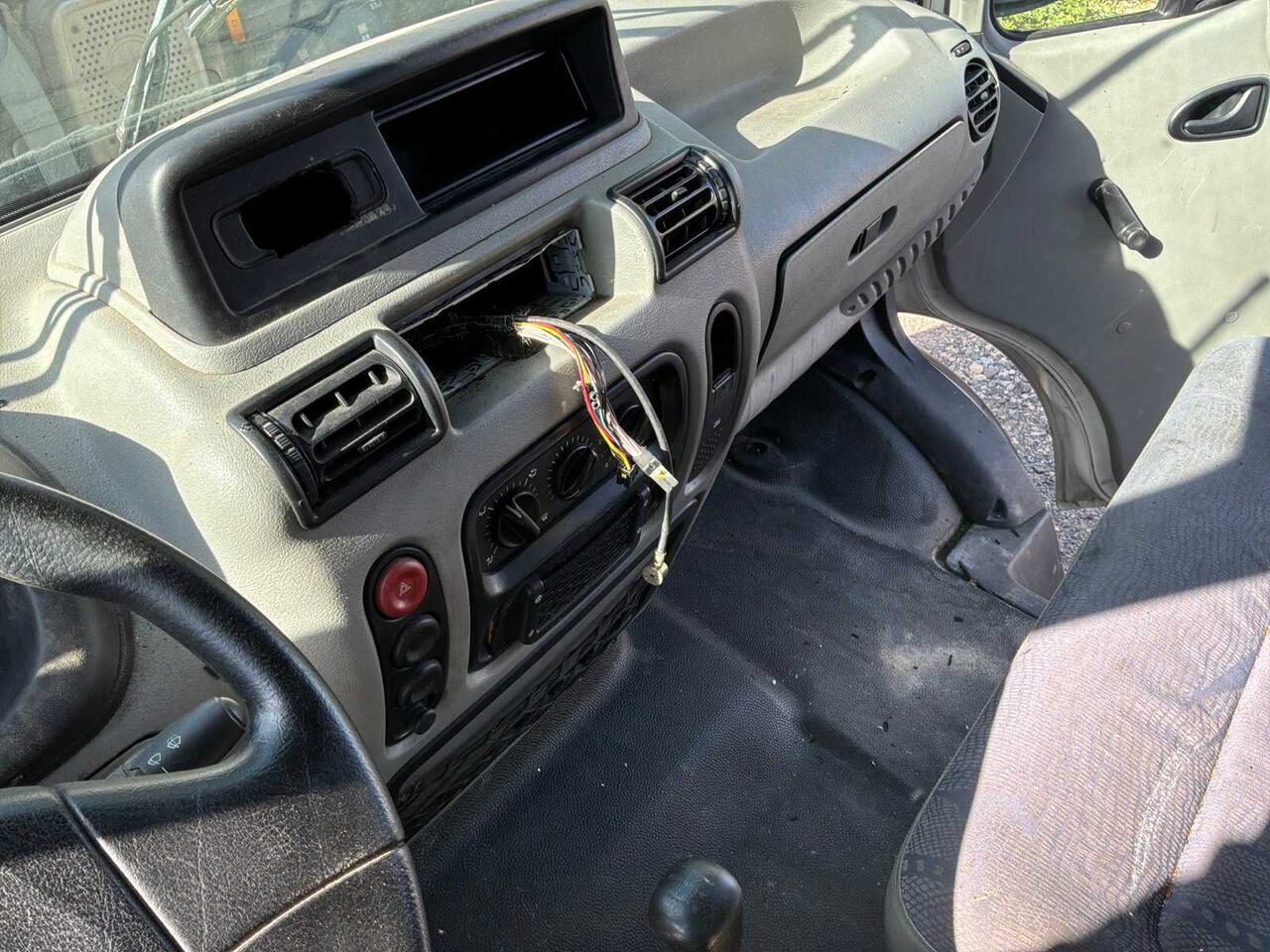 Kuorma-auto RENAULT - MASTER - TRUCK: kuva Kuorma-auto RENAULT - MASTER - TRUCK Kuorma-auto RENAULT - MASTER - TRUCK: kuva Kuorma-auto RENAULT - MASTER - TRUCK