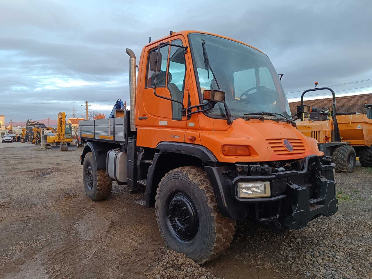 UNIMOG - U 400 - TRUCK - 2001 - Kuorma-auto: kuva UNIMOG - U 400 - TRUCK - 2001 - Kuorma-auto UNIMOG - U 400 - TRUCK - 2001 - Kuorma-auto: kuva UNIMOG - U 400 - TRUCK - 2001 - Kuorma-auto