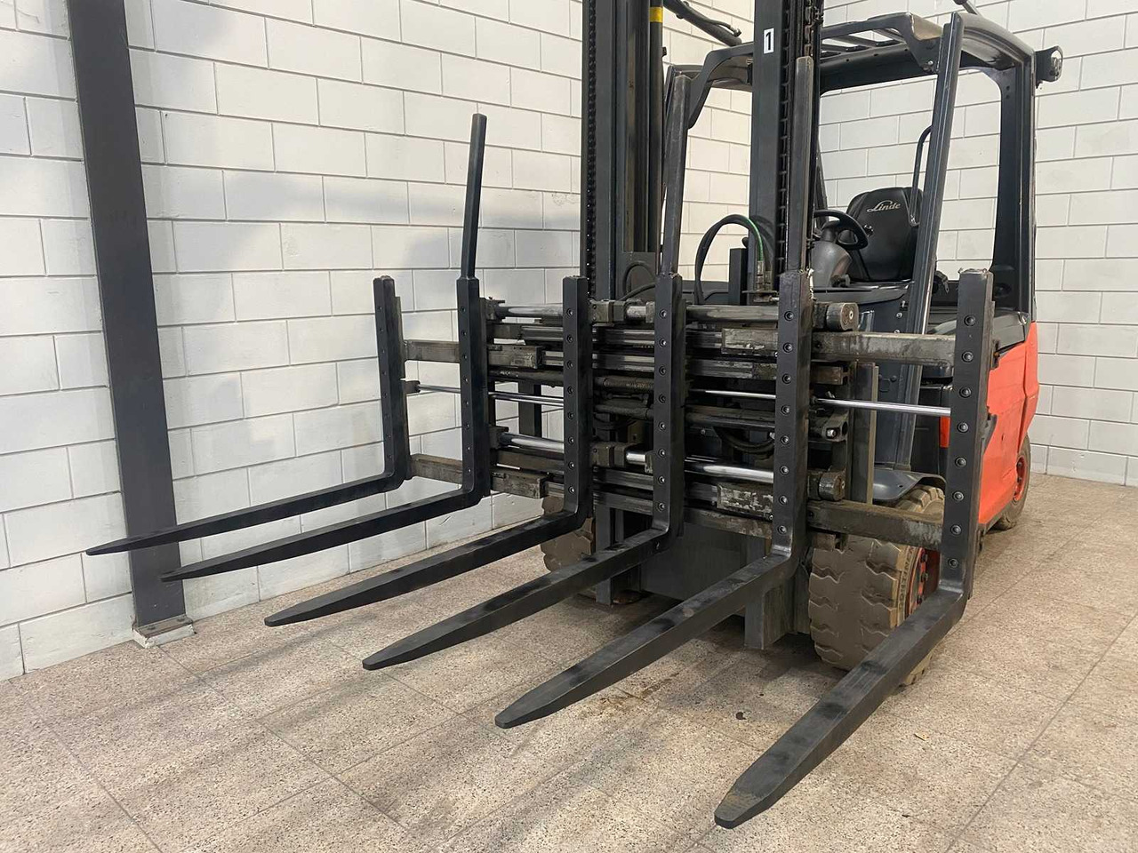 LINDE - 2019 - E50HL-01 - 5000KG LIFTING CAPACITY, TRIPLE LOADER - FORKLIFT - Vastapainotrukki: kuva LINDE - 2019 - E50HL-01 - 5000KG LIFTING CAPACITY, TRIPLE LOADER - FORKLIFT - Vastapainotrukki LINDE - 2019 - E50HL-01 - 5000KG LIFTING CAPACITY, TRIPLE LOADER - FORKLIFT - Vastapainotrukki: kuva LINDE - 2019 - E50HL-01 - 5000KG LIFTING CAPACITY, TRIPLE LOADER - FORKLIFT - Vastapainotrukki
