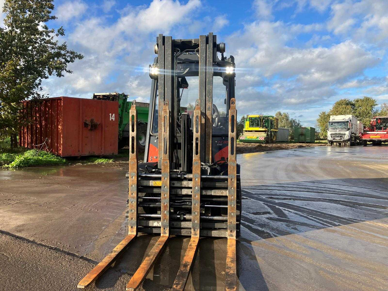 LINDE H35T-02 FORKLIFT TRUCK 2018 - Vastapainotrukki: kuva LINDE H35T-02 FORKLIFT TRUCK 2018 - Vastapainotrukki LINDE H35T-02 FORKLIFT TRUCK 2018 - Vastapainotrukki: kuva LINDE H35T-02 FORKLIFT TRUCK 2018 - Vastapainotrukki