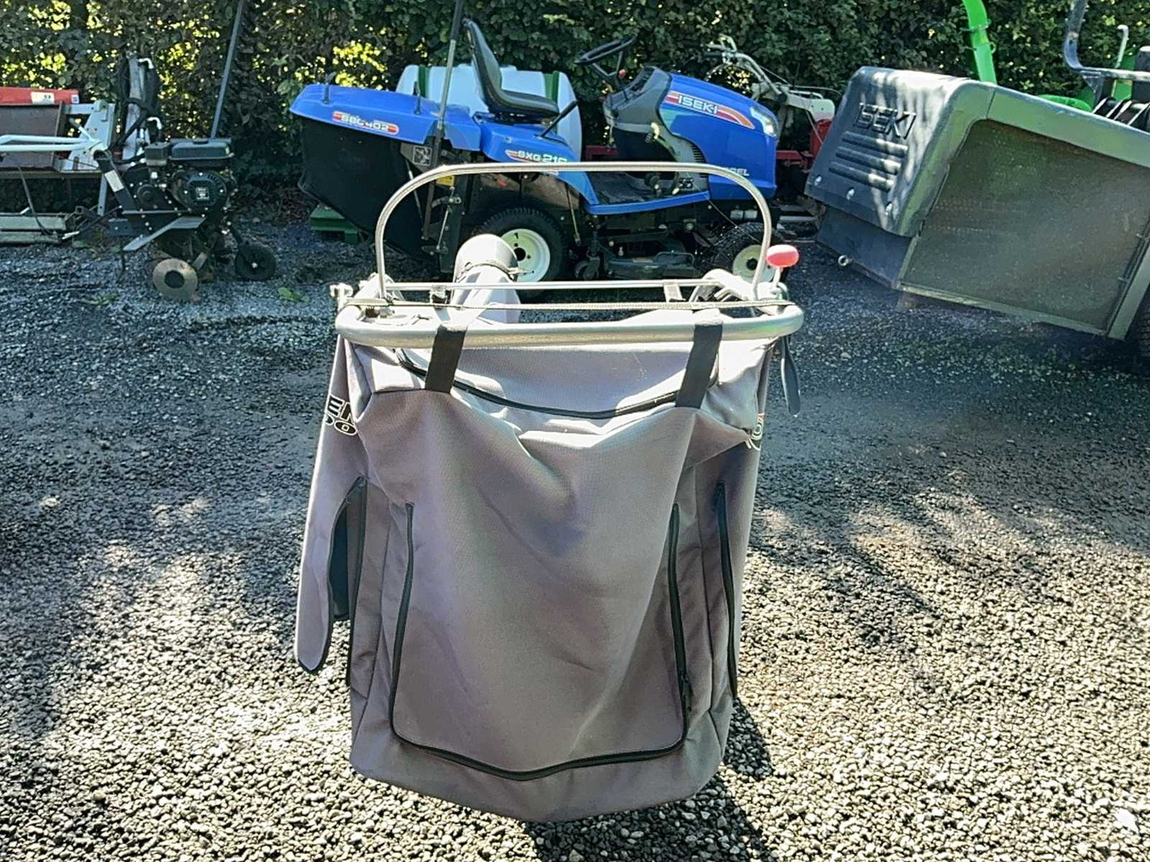 Laubsauger LS100 - Puutarhalaitteet: kuva Laubsauger LS100 - Puutarhalaitteet Laubsauger LS100 - Puutarhalaitteet: kuva Laubsauger LS100 - Puutarhalaitteet