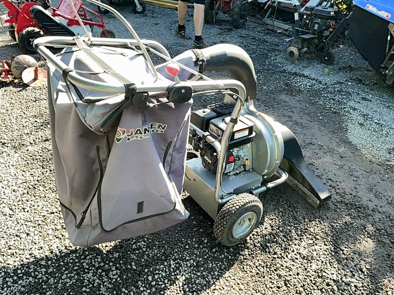 Laubsauger LS100 - Puutarhalaitteet: kuva Laubsauger LS100 - Puutarhalaitteet Laubsauger LS100 - Puutarhalaitteet: kuva Laubsauger LS100 - Puutarhalaitteet