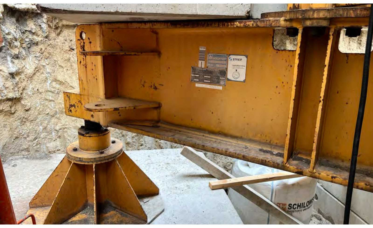 Torninosturi Liebherr 110 EC-B 6 FR.tronic: kuva Torninosturi Liebherr 110 EC-B 6 FR.tronic