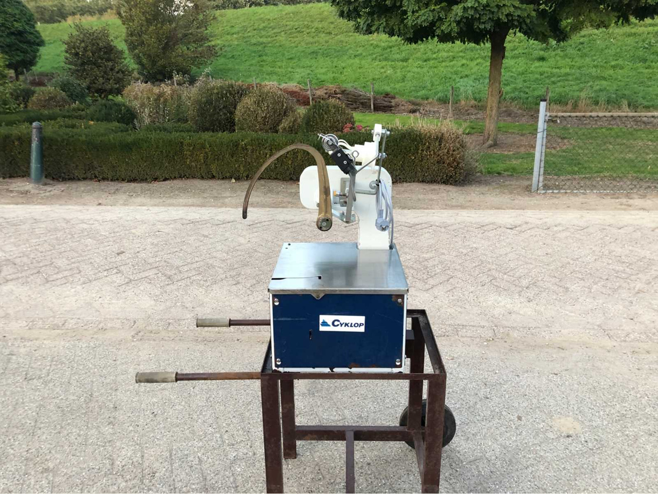 Cyklop Mini R Axro - Maatalouskoneet: kuva Cyklop Mini R Axro - Maatalouskoneet Cyklop Mini R Axro - Maatalouskoneet: kuva Cyklop Mini R Axro - Maatalouskoneet