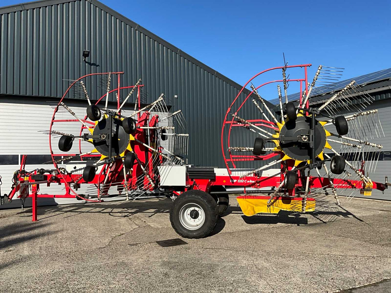 Pottinger Top 1252 C S-Line - Maatalouskoneet: kuva Pottinger Top 1252 C S-Line - Maatalouskoneet Pottinger Top 1252 C S-Line - Maatalouskoneet: kuva Pottinger Top 1252 C S-Line - Maatalouskoneet